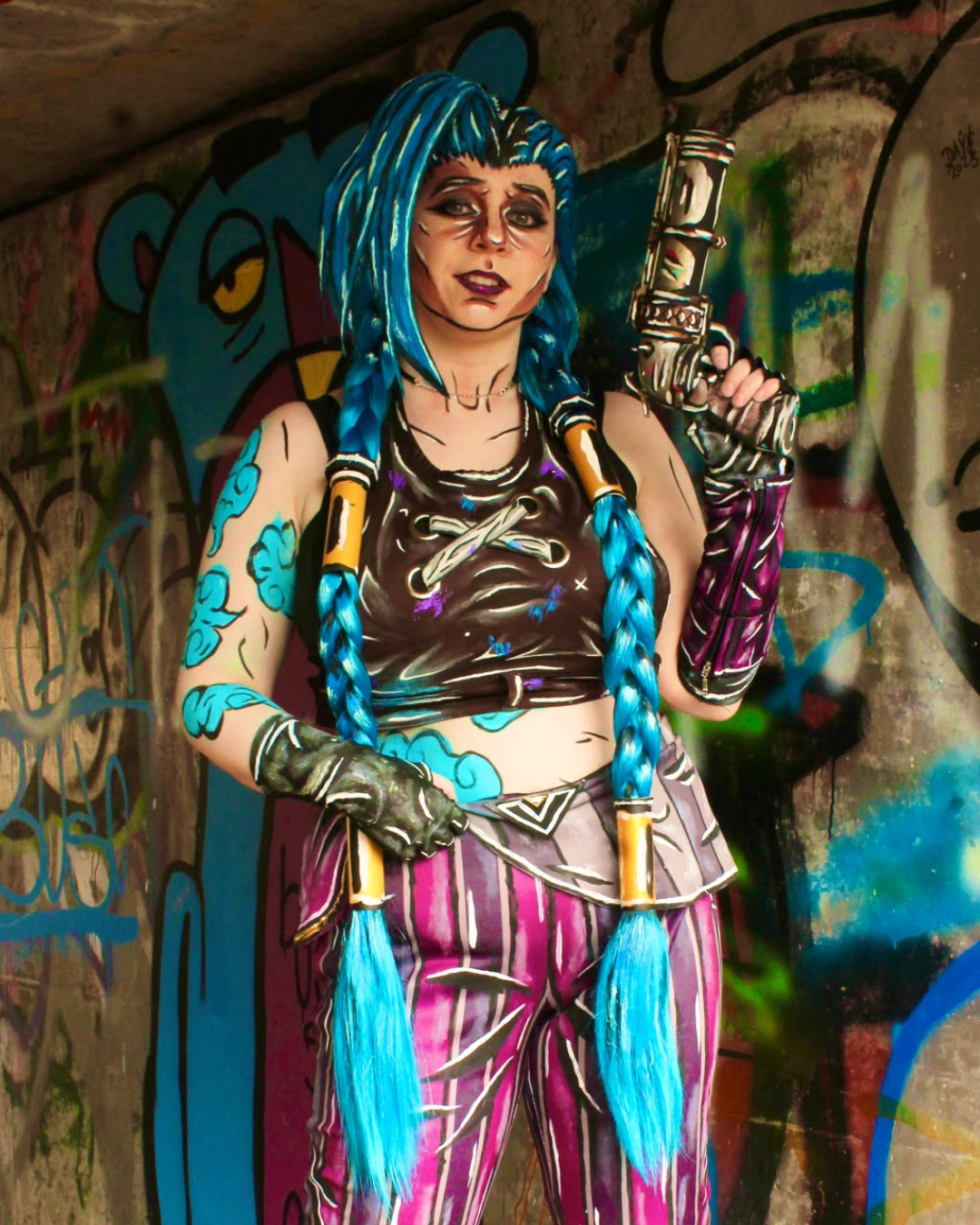 Celshaded Jinx cosplay with prop