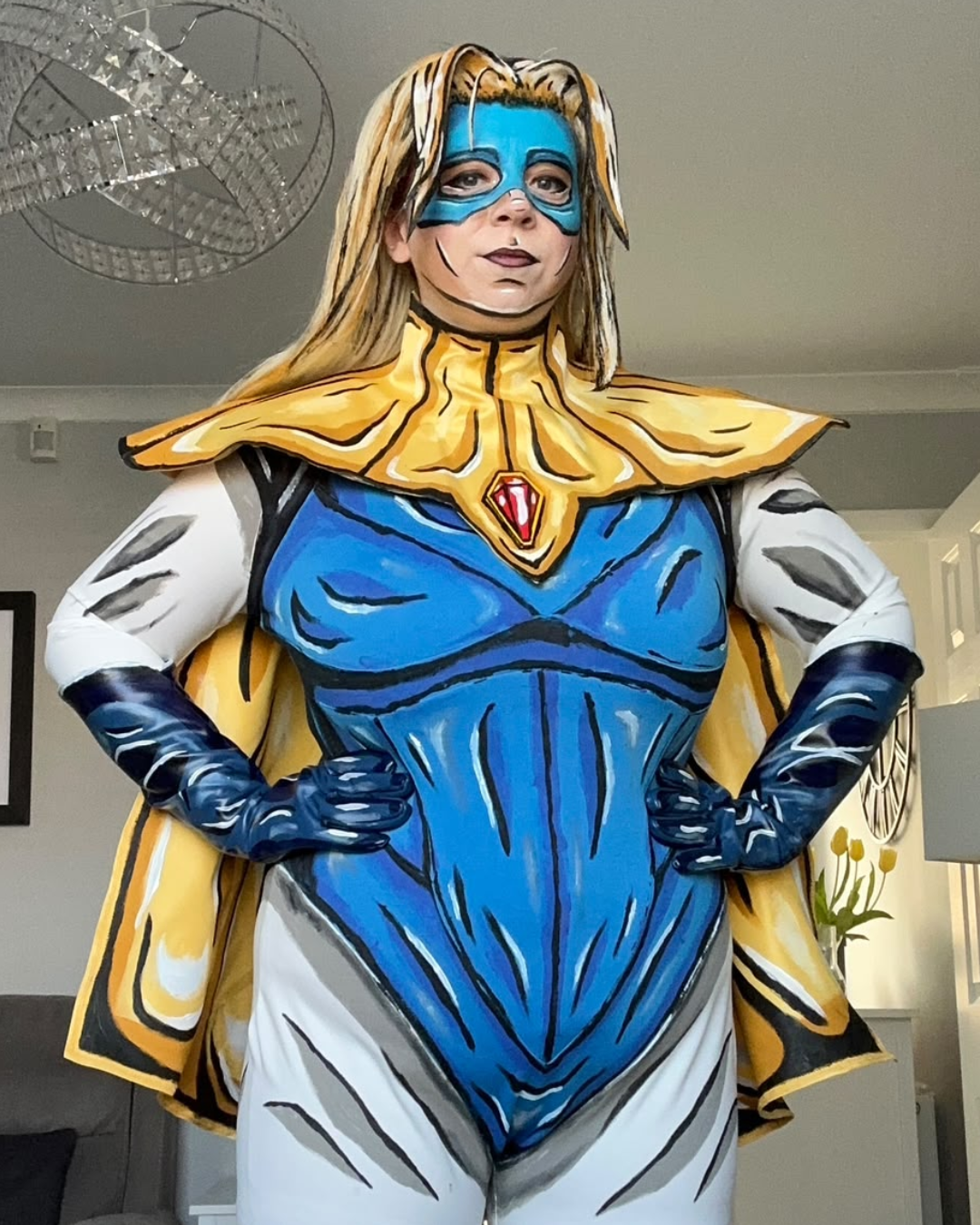 Celshaded Blonde Blazer cosplayer with hands on hips