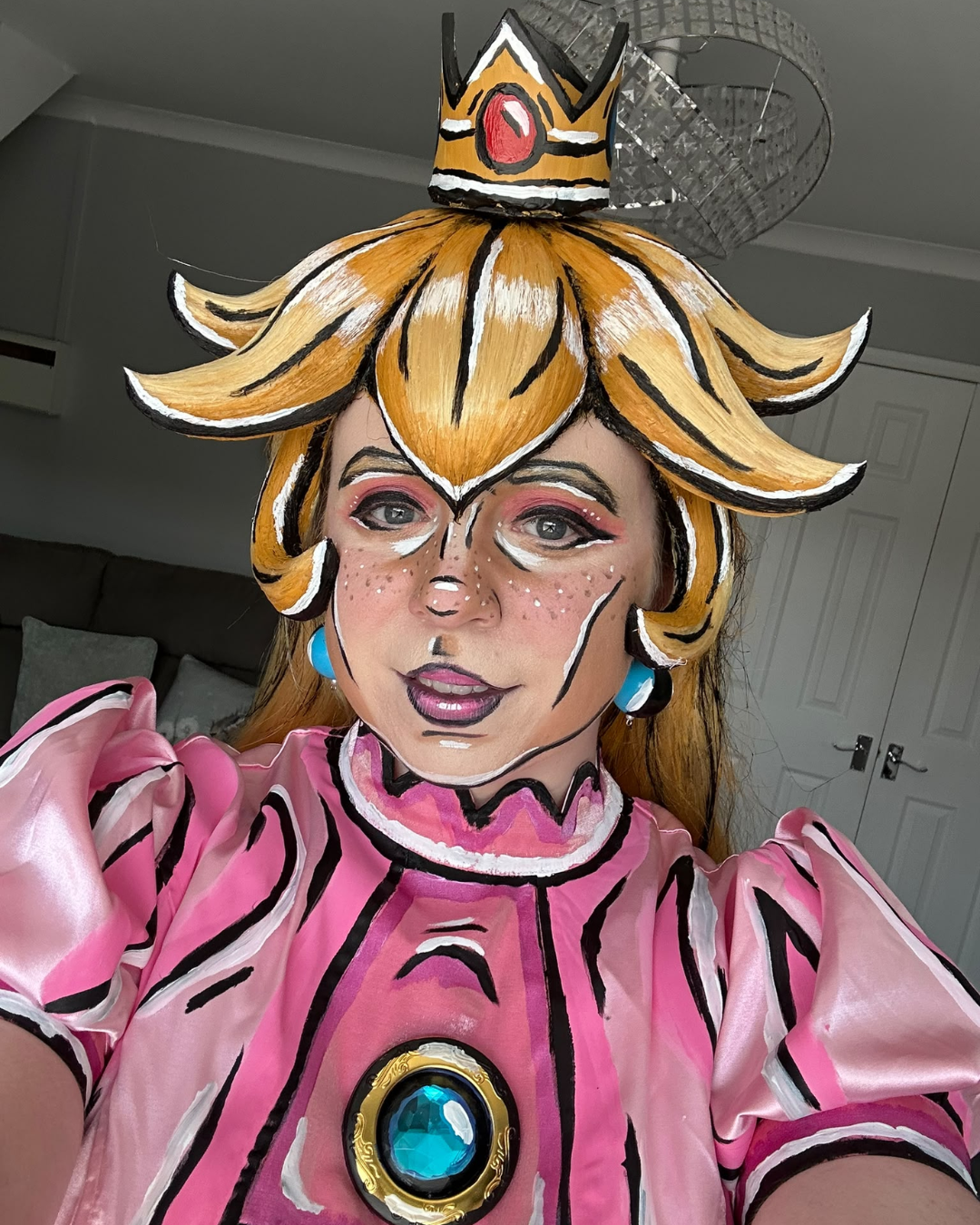 Princess Peach Cosplay Selfie